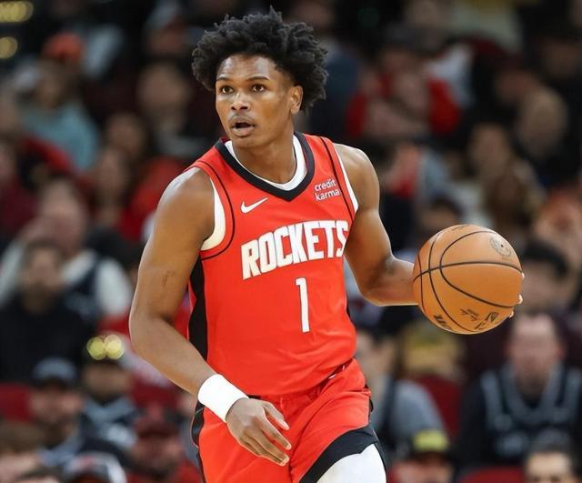 球天下-火箭又一新星崛起！11连胜阿门场均15+9变篮板怪兽